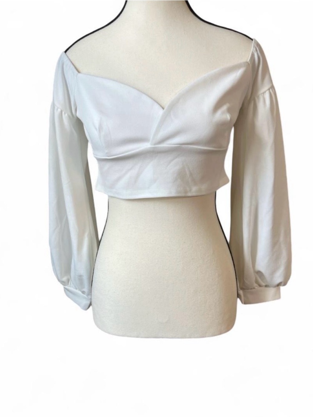 Boohoo Cropped Top Sz 8 White Puff Sleeve Sweetheart Style Feminine Cruise Wear